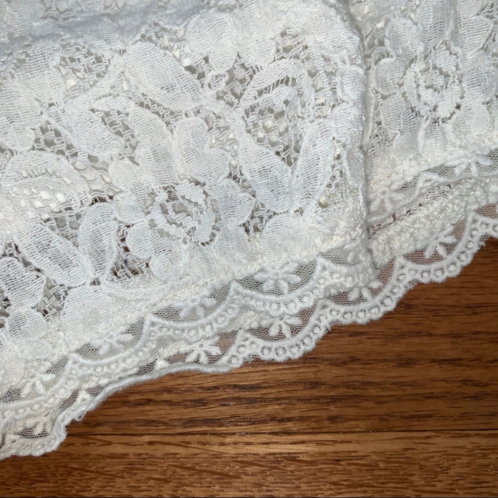 Lace A&F Shorts - Picture 5 of 5